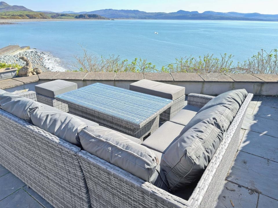 Wonderful sea views from the sitting out area | Wendon, Criccieth, near Porthmadog