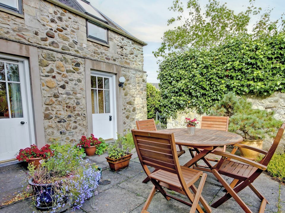 Peaceful south-facing terrace and walled garden | Garden Cottage, Linlithgow, near Edinburgh