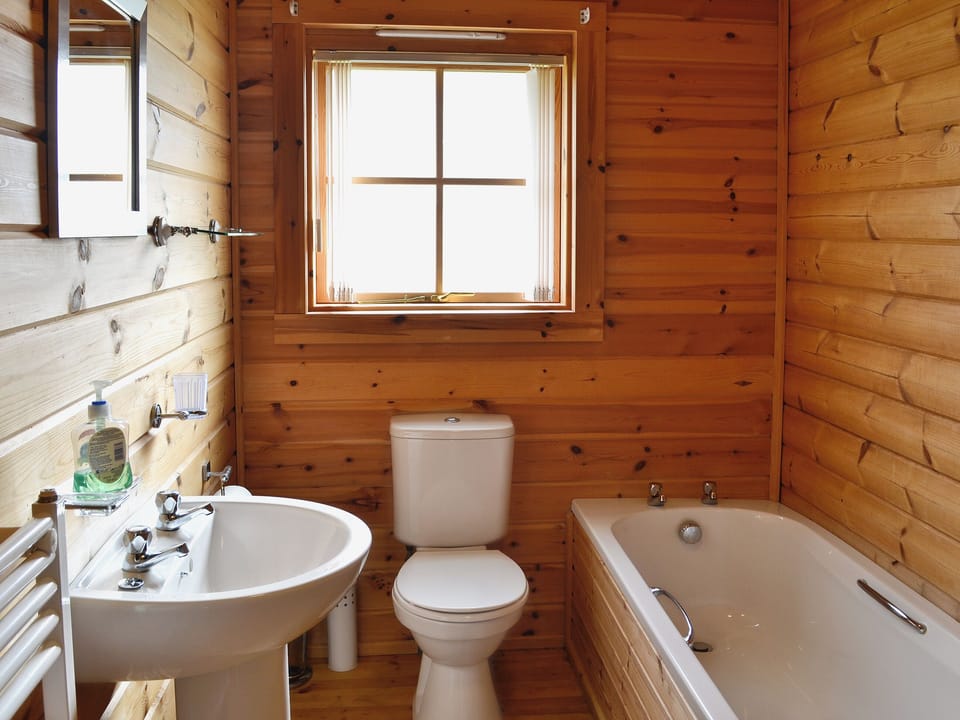 Bathroom | Sun Rise Lodge No. 10, Llanbedr