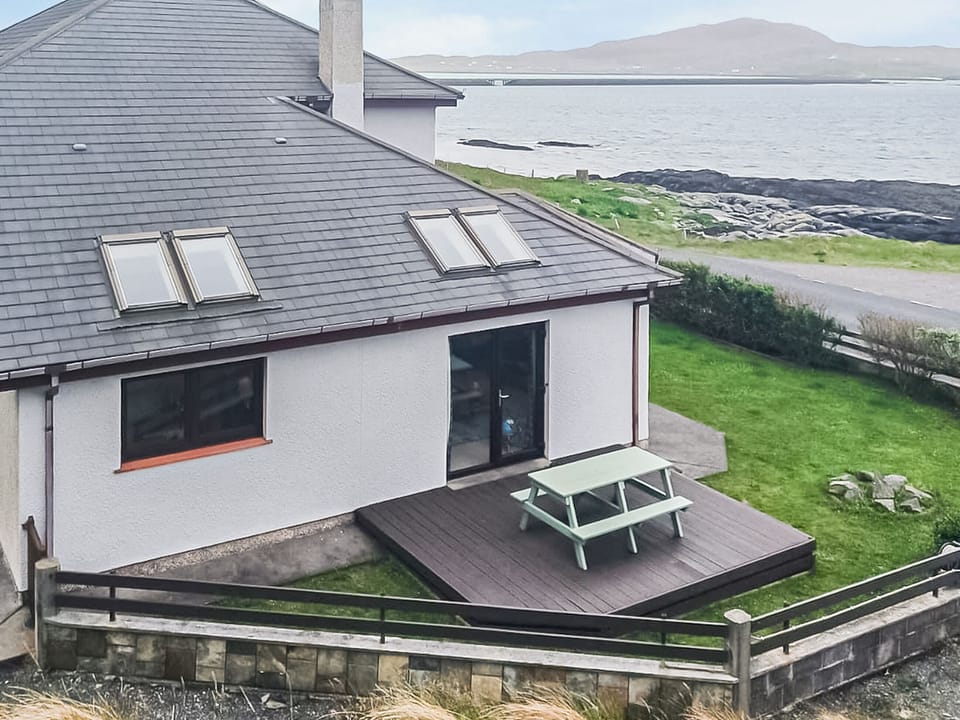 Exterior | Sealladh Lingeigh, East Kilbride, near Lochboisdale, South Uist