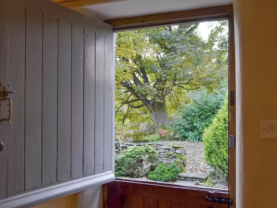 Stable style door to garden | The Old Stable, Barber Booth, near Edale