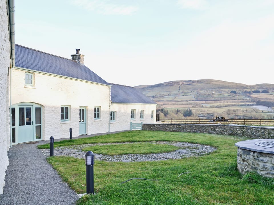 Set in a peaceful rural location | Felin Hedd - Red Kite Holidays, Tregaron, near Aberystwyth