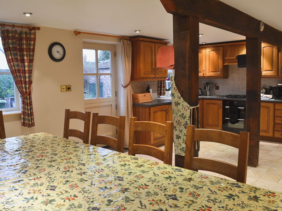 Kitchen/diner | Bridge Farm Holiday Cottages - The Granary, Brigham