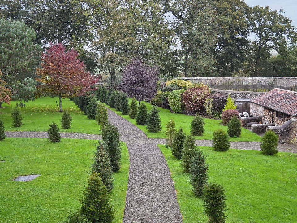 Garden and grounds | Webbery Manor Estate - The Appleloft, Webbery, nr. Bideford
