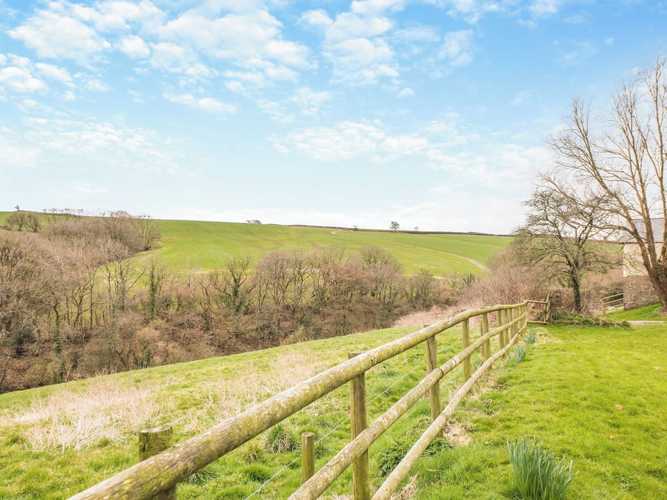 Double bedroom | Granary Cottage - Cleave Farm, Chittlehampton, near Umberleigh