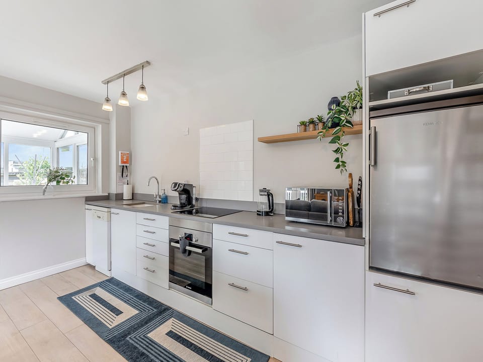 Master bedroom | Water&rsquo;s Edge Holiday Home, Beadnell