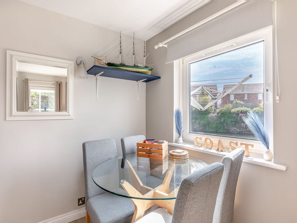 Master bedroom | Water&rsquo;s Edge Holiday Home, Beadnell