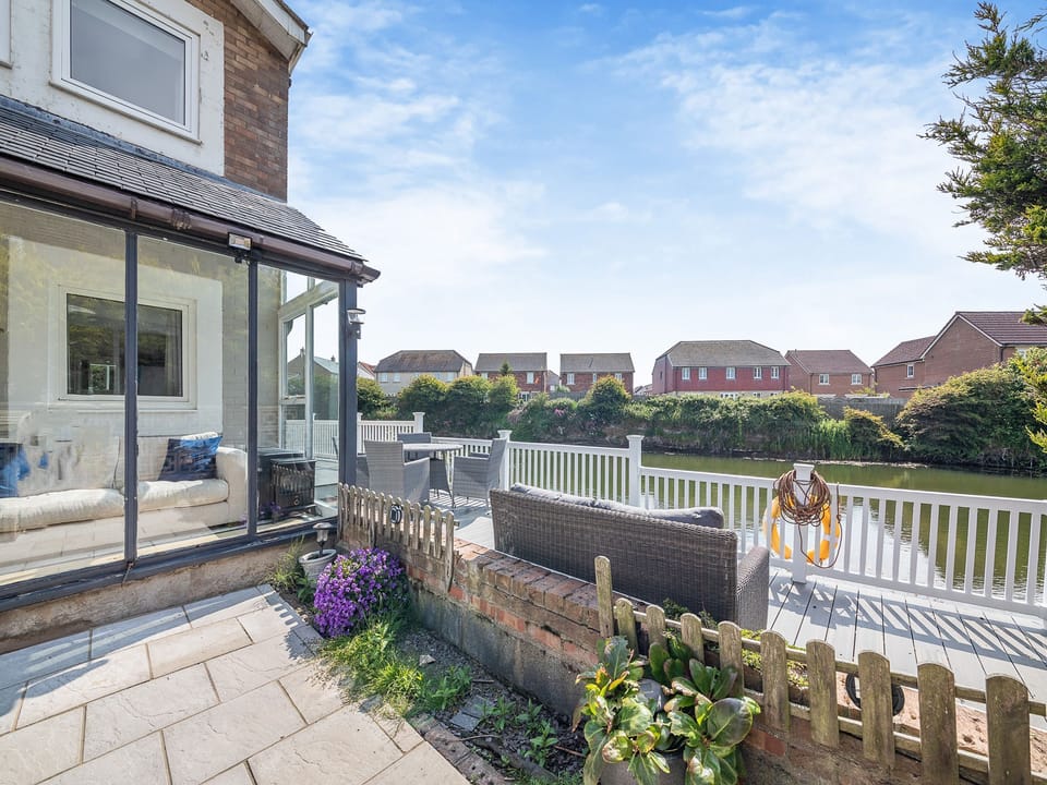 Lake View | Water&rsquo;s Edge Holiday Home, Beadnell
