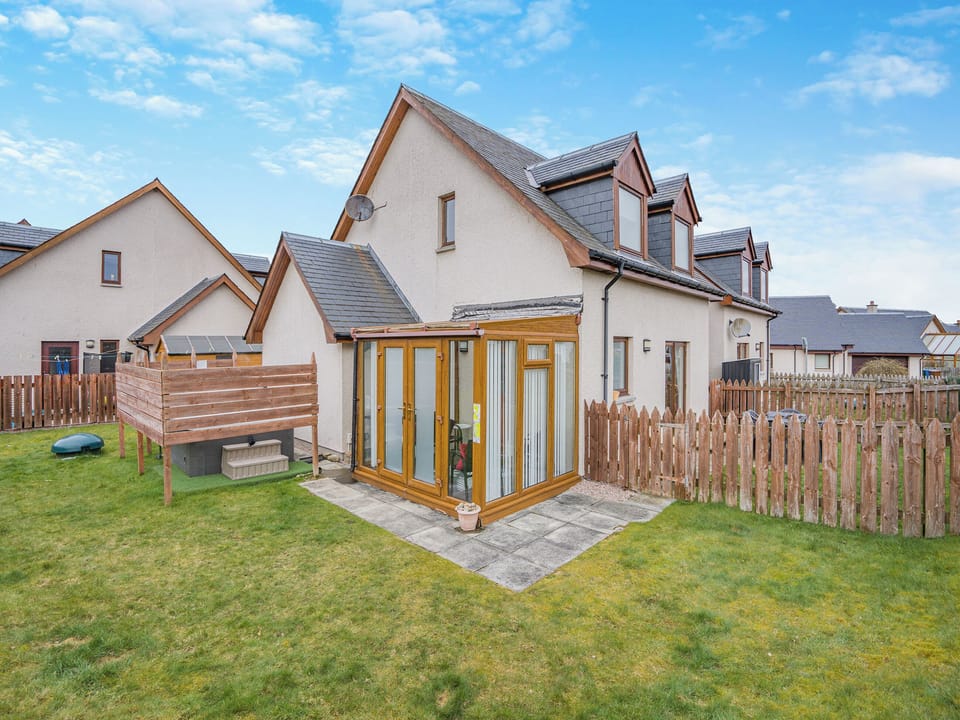 Garden | Clunnie Mor - Allt Mor Cottages, Aviemore