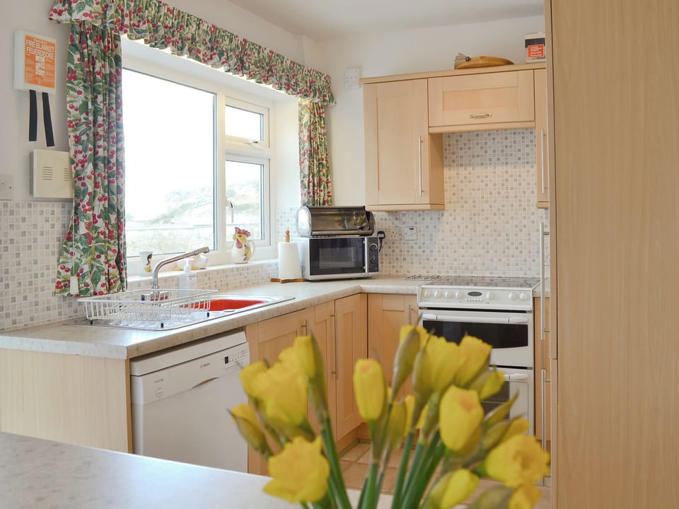 Charming kitchen | Craigneish Bungalow, Trearddur Bay, near Holyhead