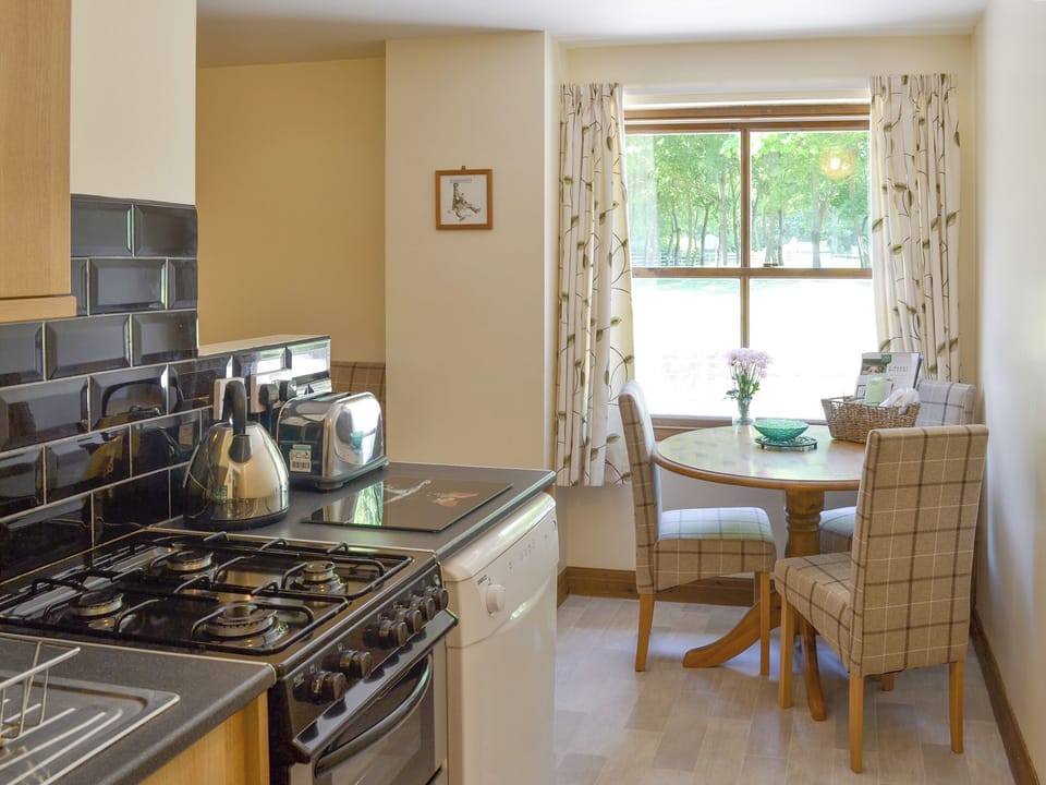 Well-equipped kitchen with convenient dining area | Suffolk Punch - Marton Manor Cottages, Sewerby, near Bridlington