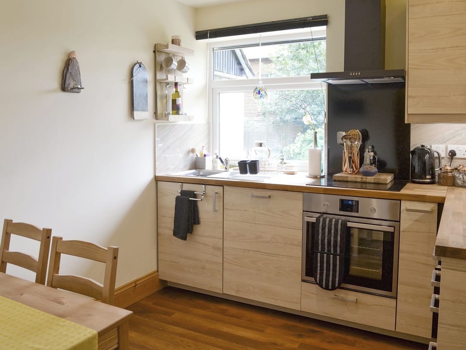 Well-equipped fitted kitchen | 1&frac34; Denwick View, Alnwick