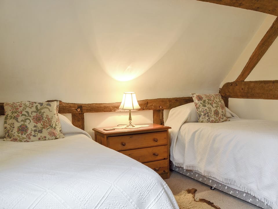 Cosy twin bedroom | Hollywall Croft, Stoke Prior, near Leominster