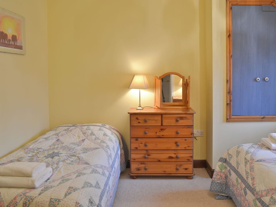 Twin Bedroom | Barfield&rsquo;s Cherry Tree Cottage, Canworthy Water, near Crackington Haven