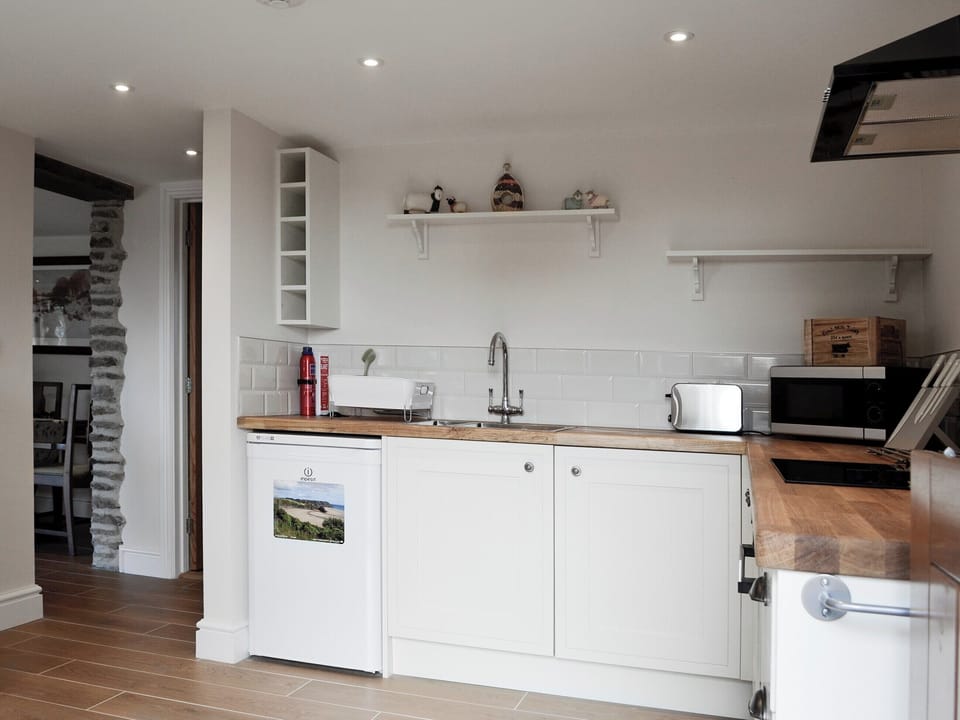 Welcoming kitchen | Bwthyn Y Bugail, Felindre, near Swansea