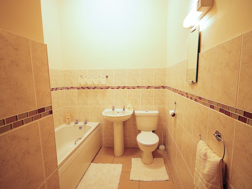 Plough Cottage bathroom | Plough Cottage, Mumby, nr. Anderby Creek