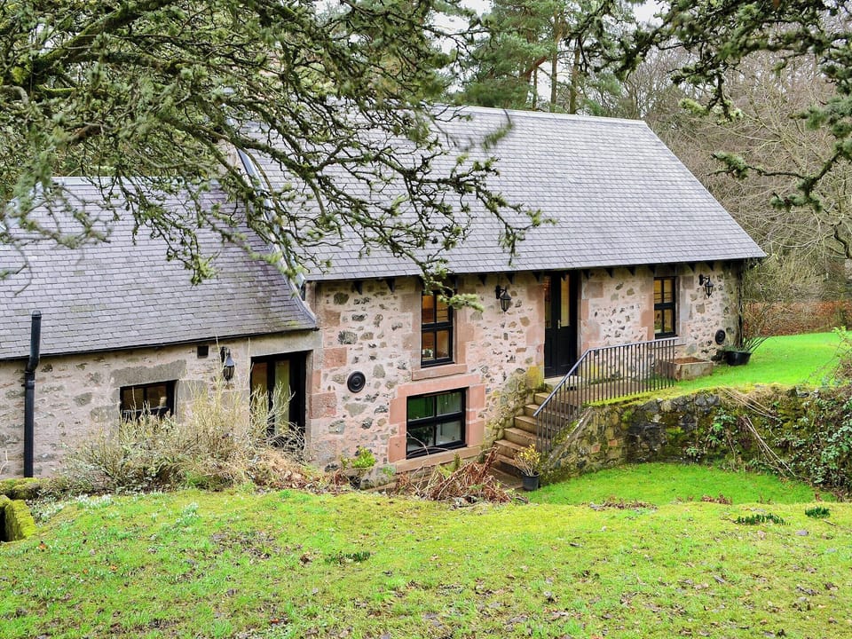 Charming holiday home ina great location | The Granary, Lanton, near Jedburgh