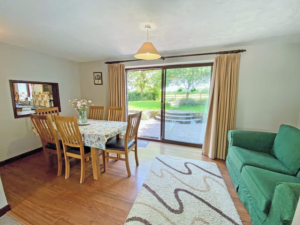 Dining room | Fox Cottage - Kingrove Farm, Chipping Sodbury