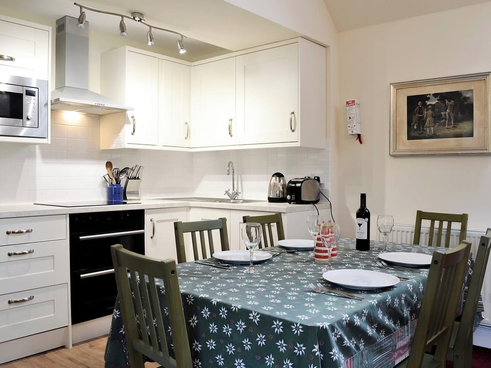 Open plan living space | Inverchroskie Cottage - Inverchroskie, Enochdhu, near Pitlochry