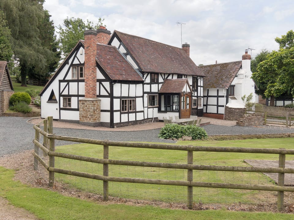 Impressive holiday property | Parkers - Netherley Hall Cottages, Mathon, near Malvern