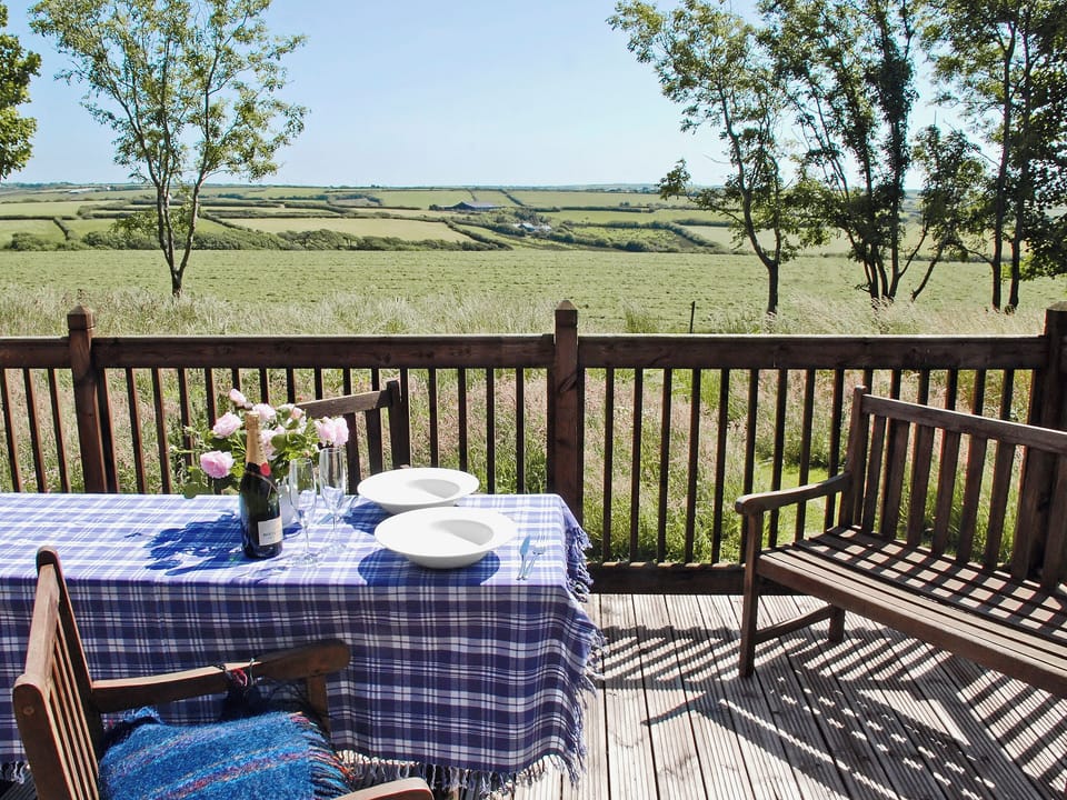Sitting-out-area | The Linhay, Golden Park, S. Hartland, nr. Bideford