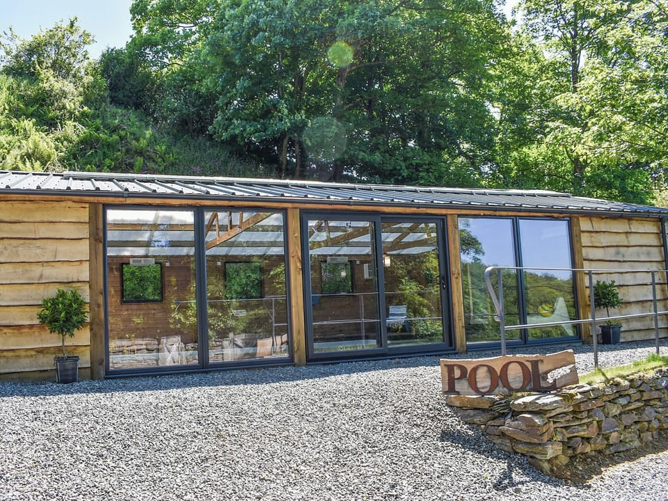 Swimming pool | Woodland Retreat, Polbrock, Washaway