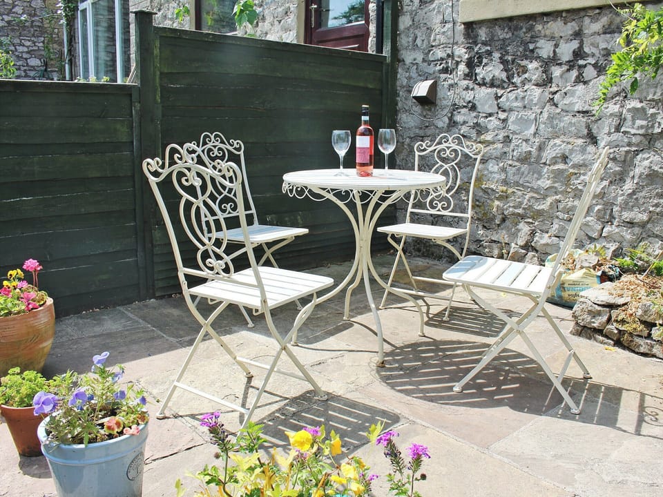Sitting-out-area | Thorncliffe Cottage, Tideswell, near Bakewell