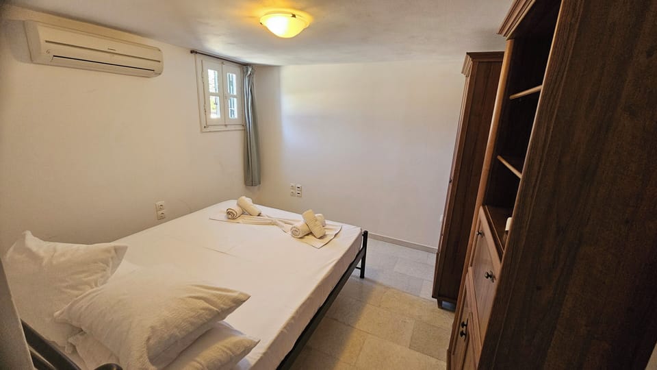 Third lower bedroom (wide angle)