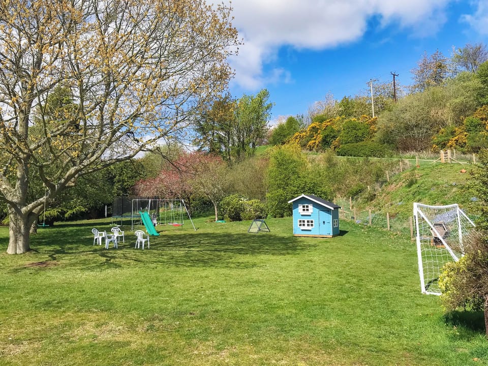 Enclosed children&rsquo;s play area | Wester Auchleuchrie, Memus, near Kirriemuir