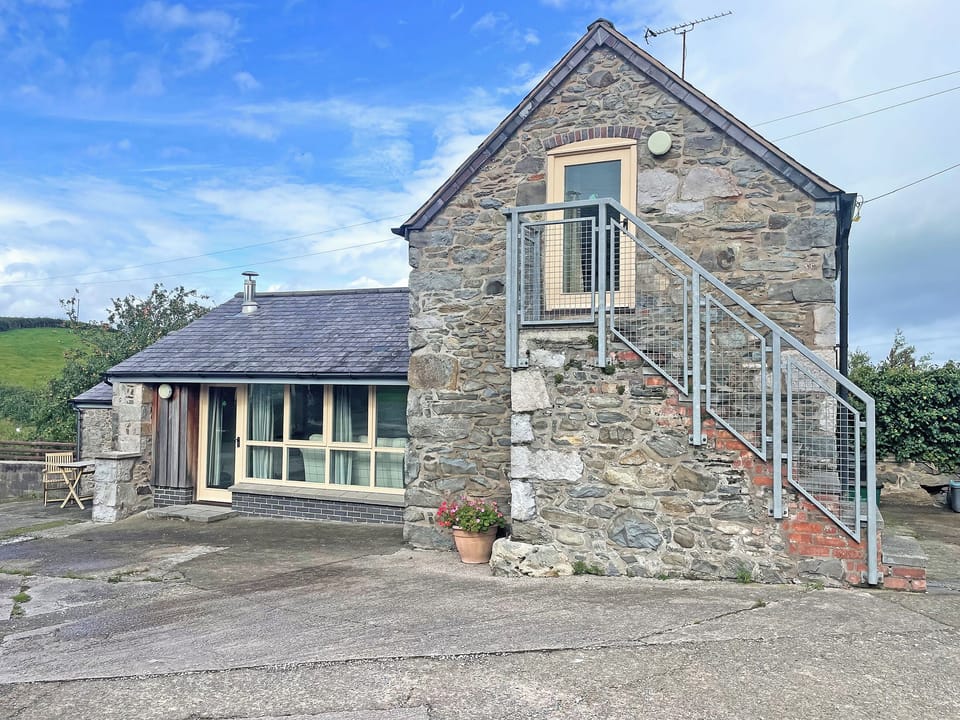 Exterior | Little Barn - Peniarth Bach Farm, Betws-Yn-Rhos, Conwy