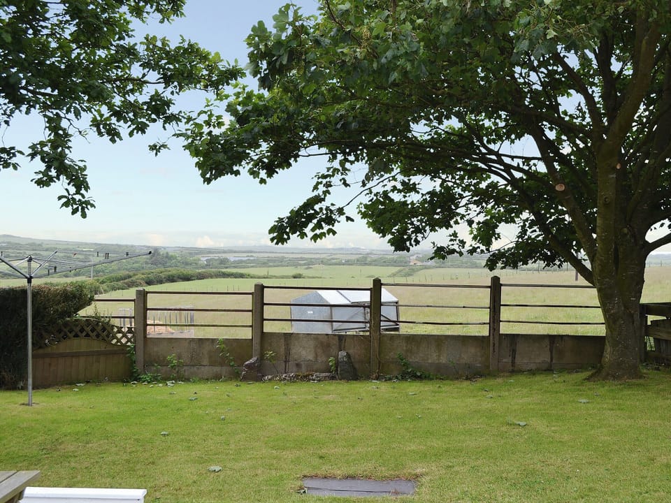 Far reaching views over the open countryside | Deuglawdd Cottage - Deuglawdd Farm , Aberdaron, near Pwllheli 