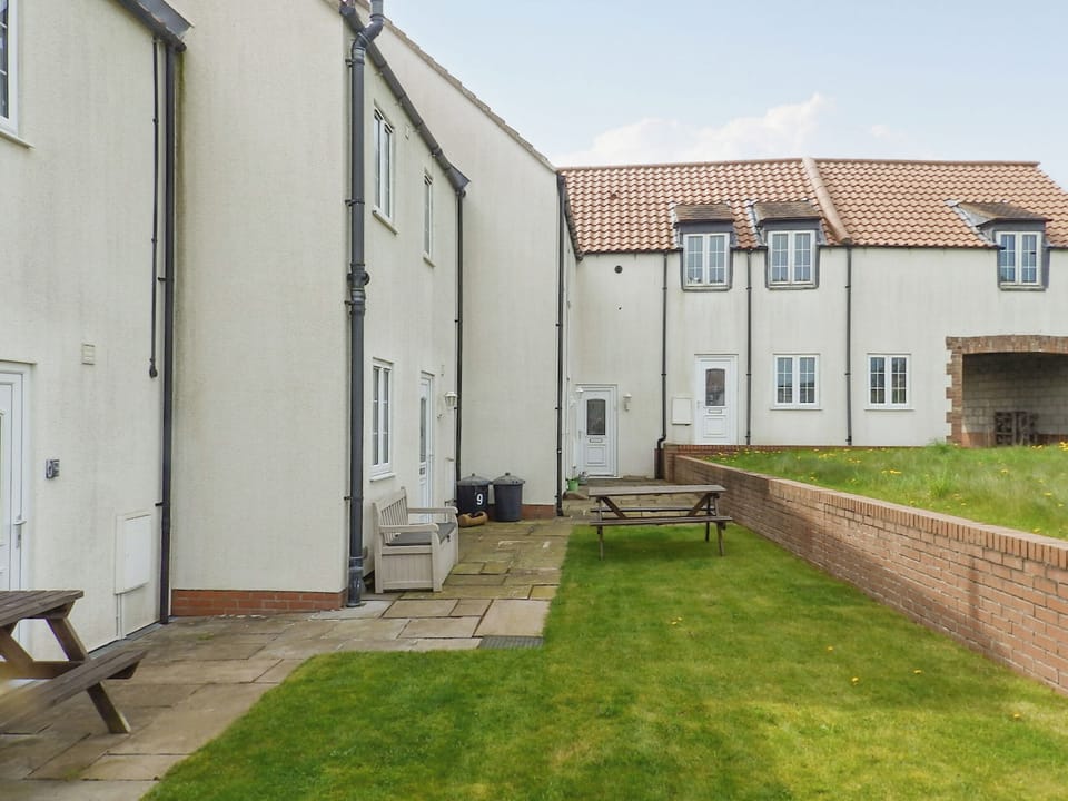 Rear open shared amenity area | Meadow View, Bridlington