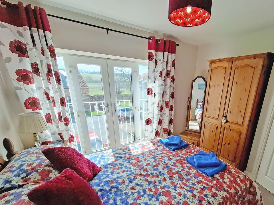 Cosy double bedroom | Meadow View, Bridlington