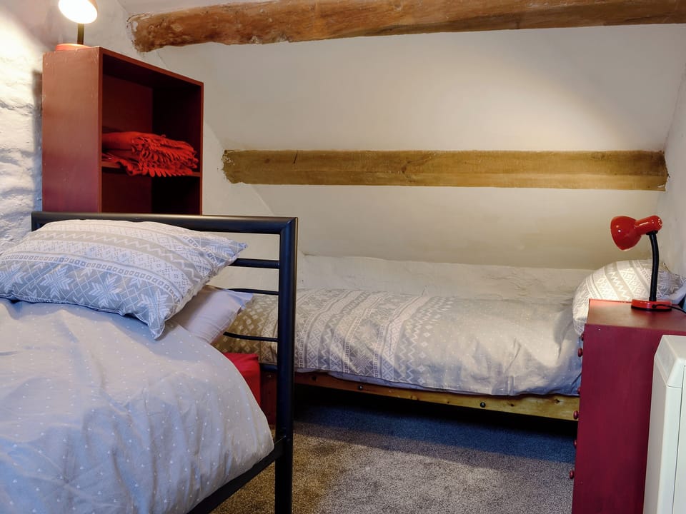 Cosy twin bedroom | Bryn Rhos Goch, Cwm Penmachno, near Betws-y-Coed
