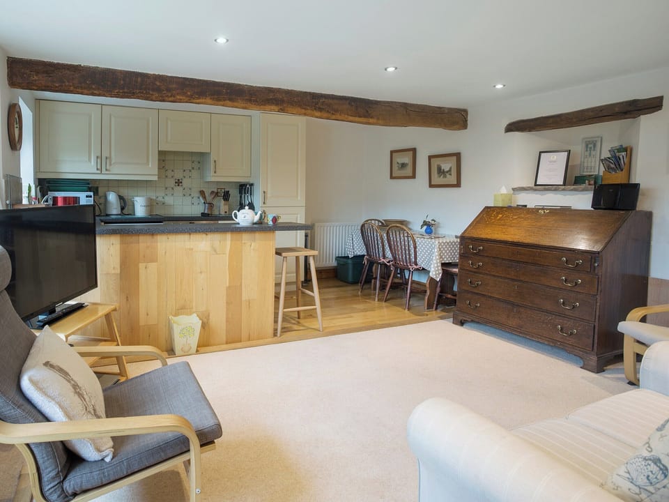 Beautifully presented open plan living space | Castle House Cottage, Hartley, near Kirkby Stephen