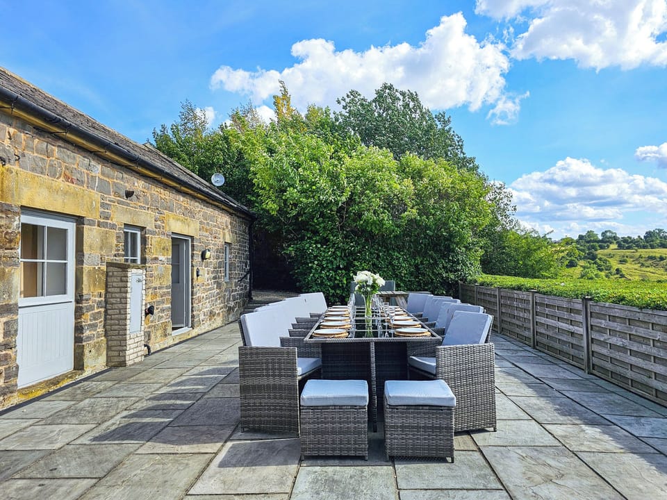 Rattan Dining Set | Valley View Barn - Bradbourne, Bradbourne, near Ashbourne