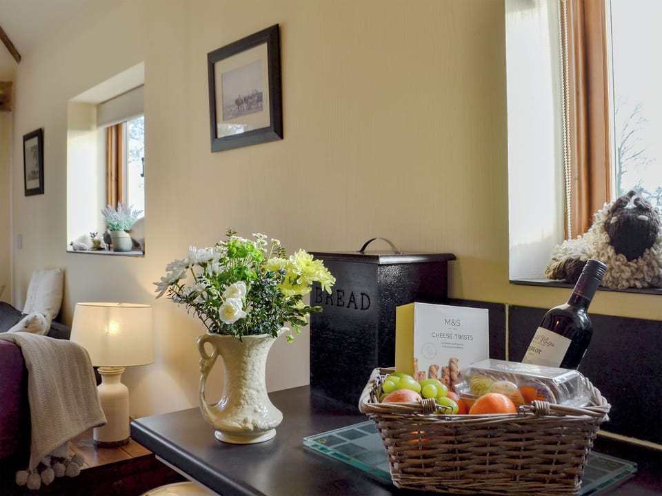 Well equipped kitchen/ dining room | The Cart Lodge, Hooe, Battle