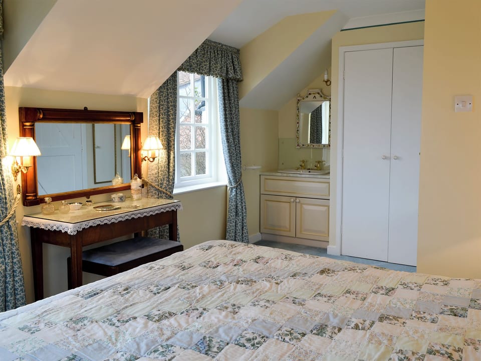 Double bedroom | White Rose Cottage, Fylingthorpe, near Whitby