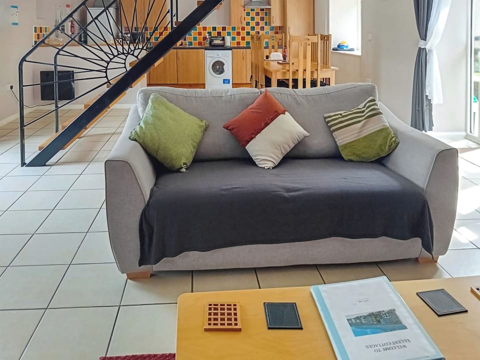 Living area | The Coach House - Lluest Cottages, Neuaddlwyd, near Aberaeron