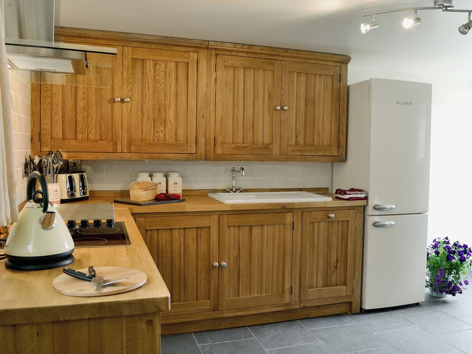 Kitchen/diner | Grofftau Cottages - Golygfa&rsquo;r Mynydd, Pontrhydfendigaid, nr. Tregaron