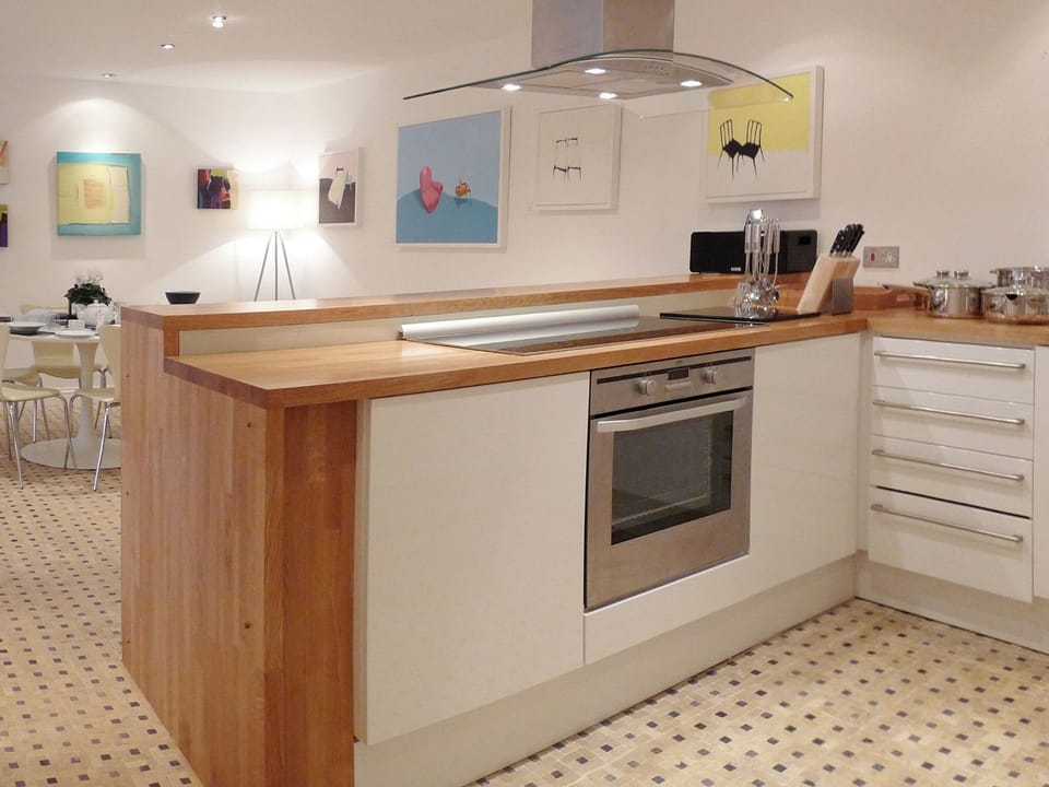 Open plan living/dining room/kitchen | The Old Pool House, Sevenhampton, nr. Cheltenham