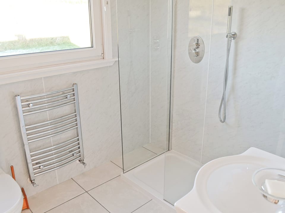 Shower room | Druim-Nan-Deur, Lochcarron