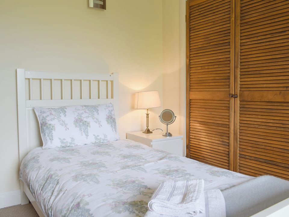 Cosy single bedroom | South House, Lathones, near St Andrews