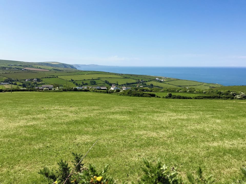 Ideal coast and countryside location within 30 mins drive | Lletty Cottage, Cych Cottage - Lletty Farm, Penrherber, Newcastle Emlyn