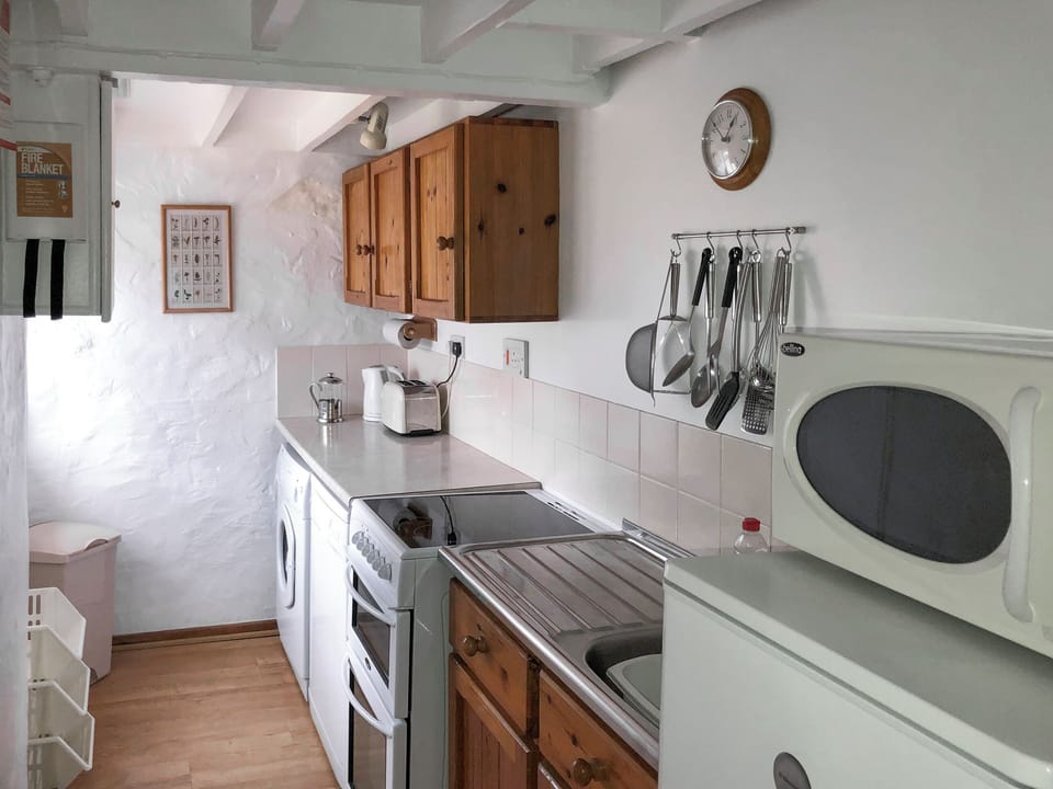 Kitchen | Cych Cottage - Lletty Farm, Penrherber, Newcastle Emlyn