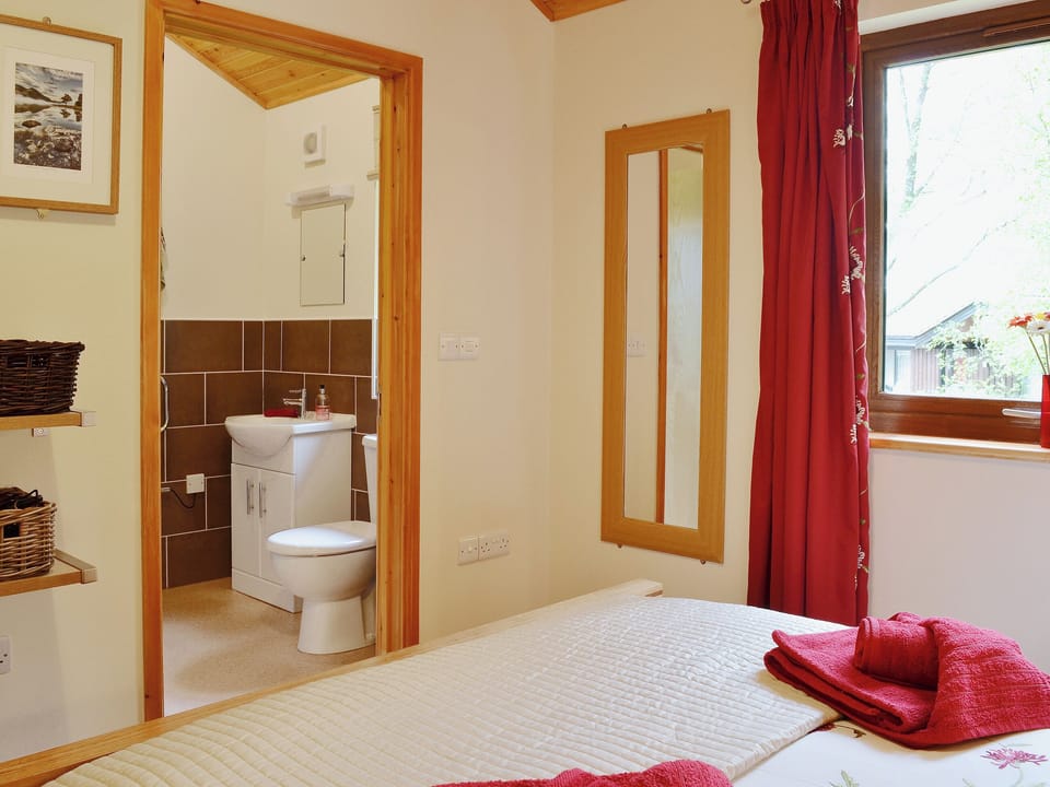 Cosy double bedroom with en-suite | Rowanburn Lodge, Greystoke, near Penrith