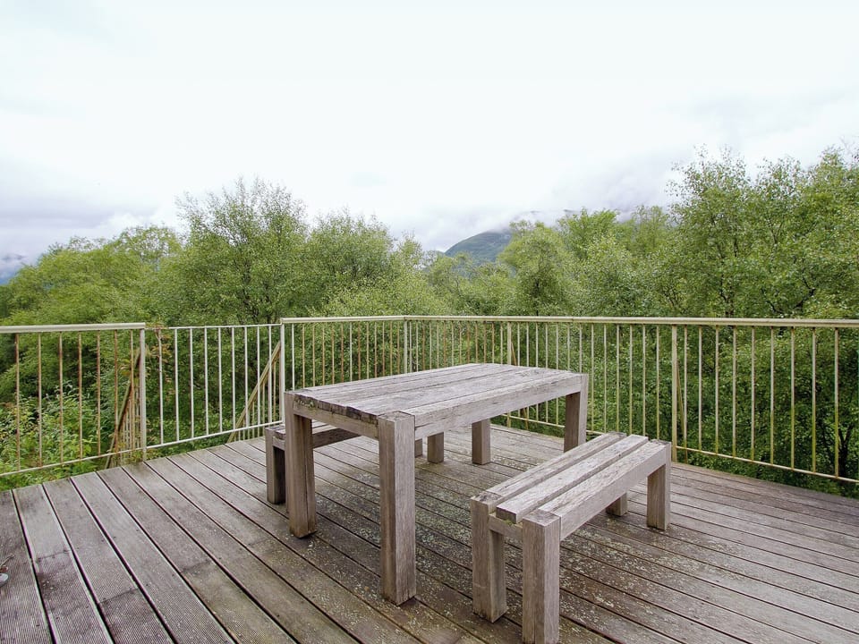 Spacious balcony ideal for dining al-fresco | Carness West, North Ballachulish, Glencoe