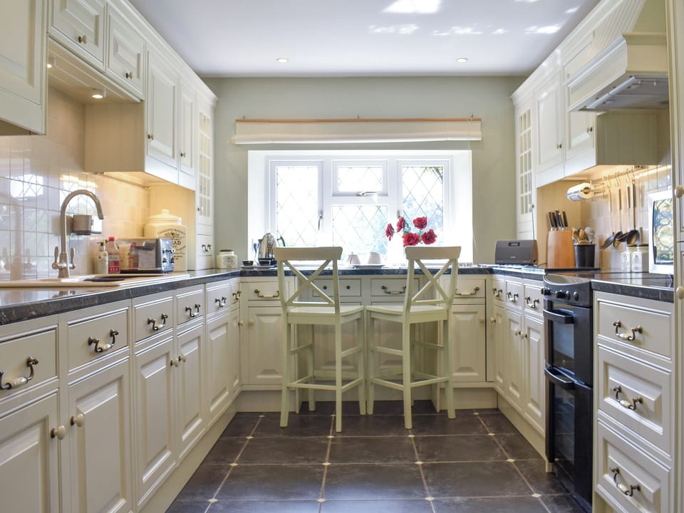 Fully appointed fitted kitchen | Oak Tree Cottage, Brierley