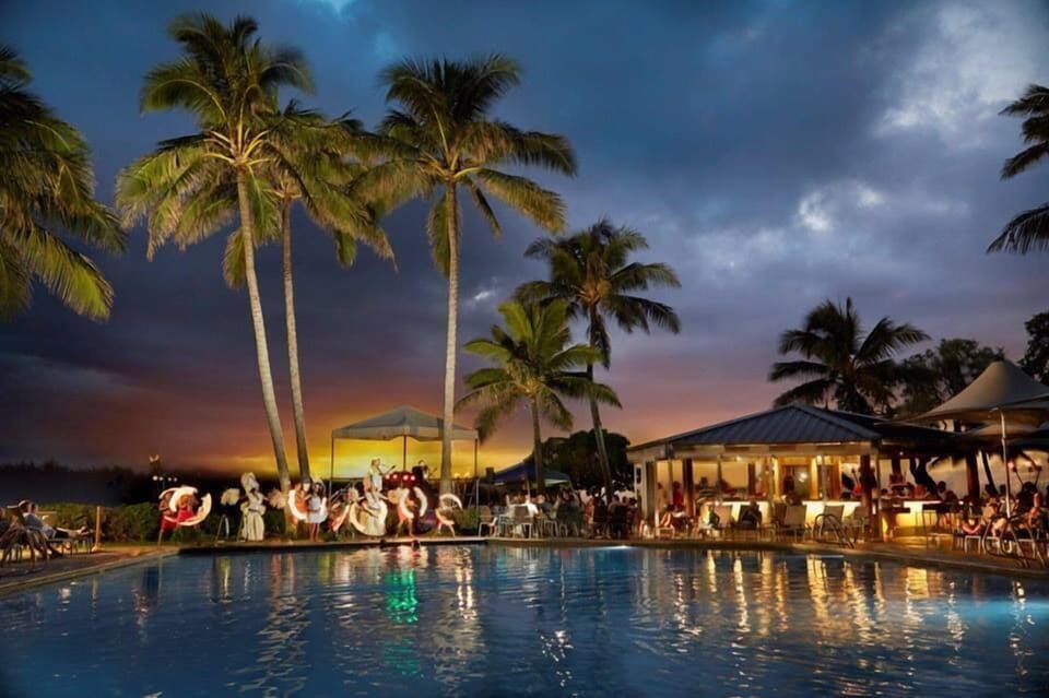 Its a short walk to enjoy live music at the Turtle Bay Resort Pool bar. 