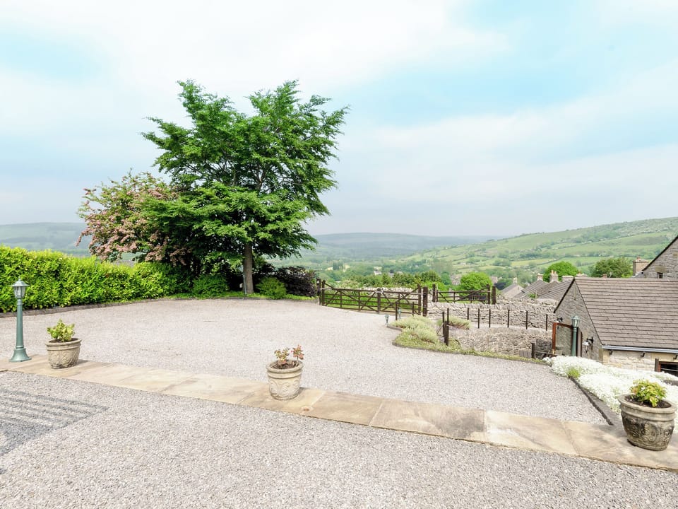 Comfortable double bedroom | Lillegarth, Bradwell
